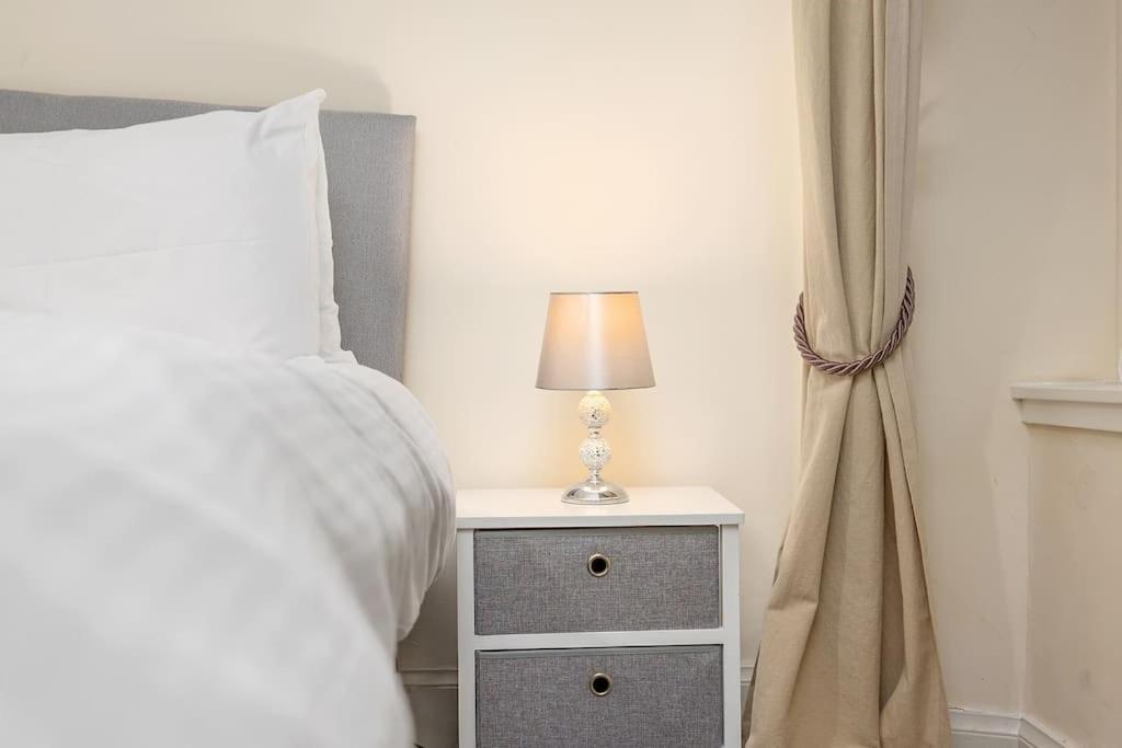 Апартаменты Two Bedroom Apartment-central Edinburgh-old Town-licensed *